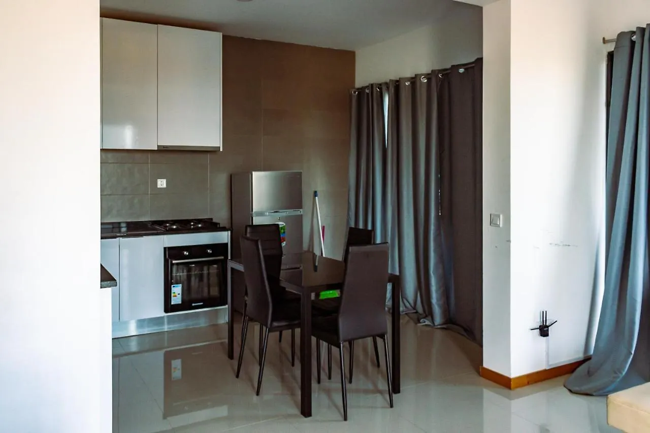 Beautiful And Brand New 2 Bedrooms Apartment/ Magnifico E Novo Apartamento T2 Praia