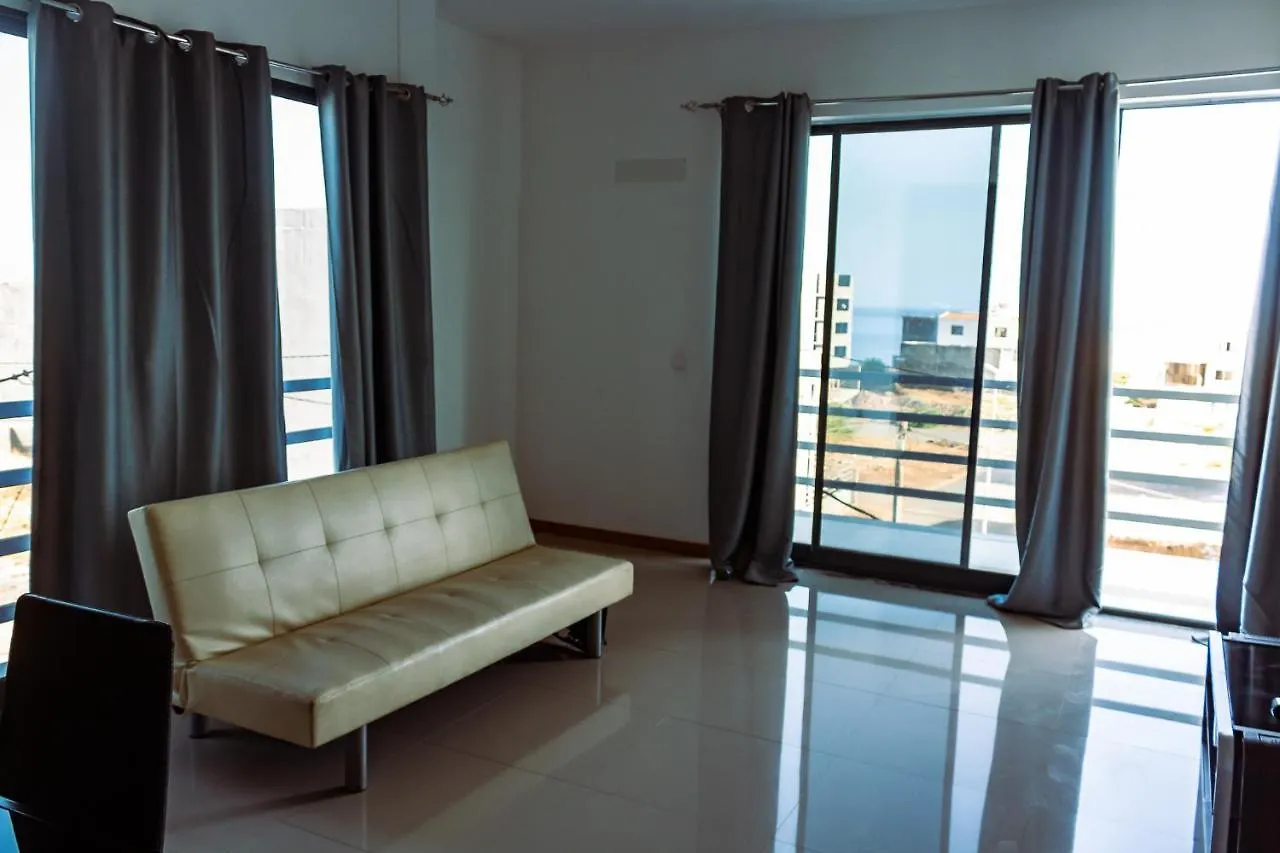 Beautiful And Brand New 2 Bedrooms Apartment/ Magnifico E Novo Apartamento T2 Praia Apartment
